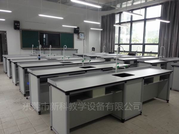 <a href='http://m.qmcku.cn/chanpin/53-1.html' target='1' style='font-size:18px; font-weight:bold; color:#000000;'>科學(xué)實(shí)驗(yàn)室</a>設(shè)備