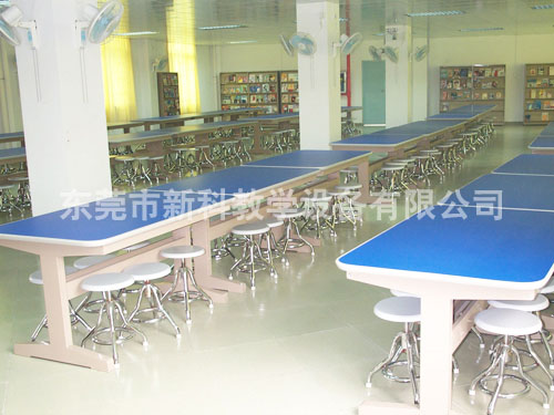 <a href='http://m.qmcku.cn/chanpin/110-1.html' target='1' style='font-size:18px; font-weight:bold; color:#000000;'>圖書閱覽室</a>8