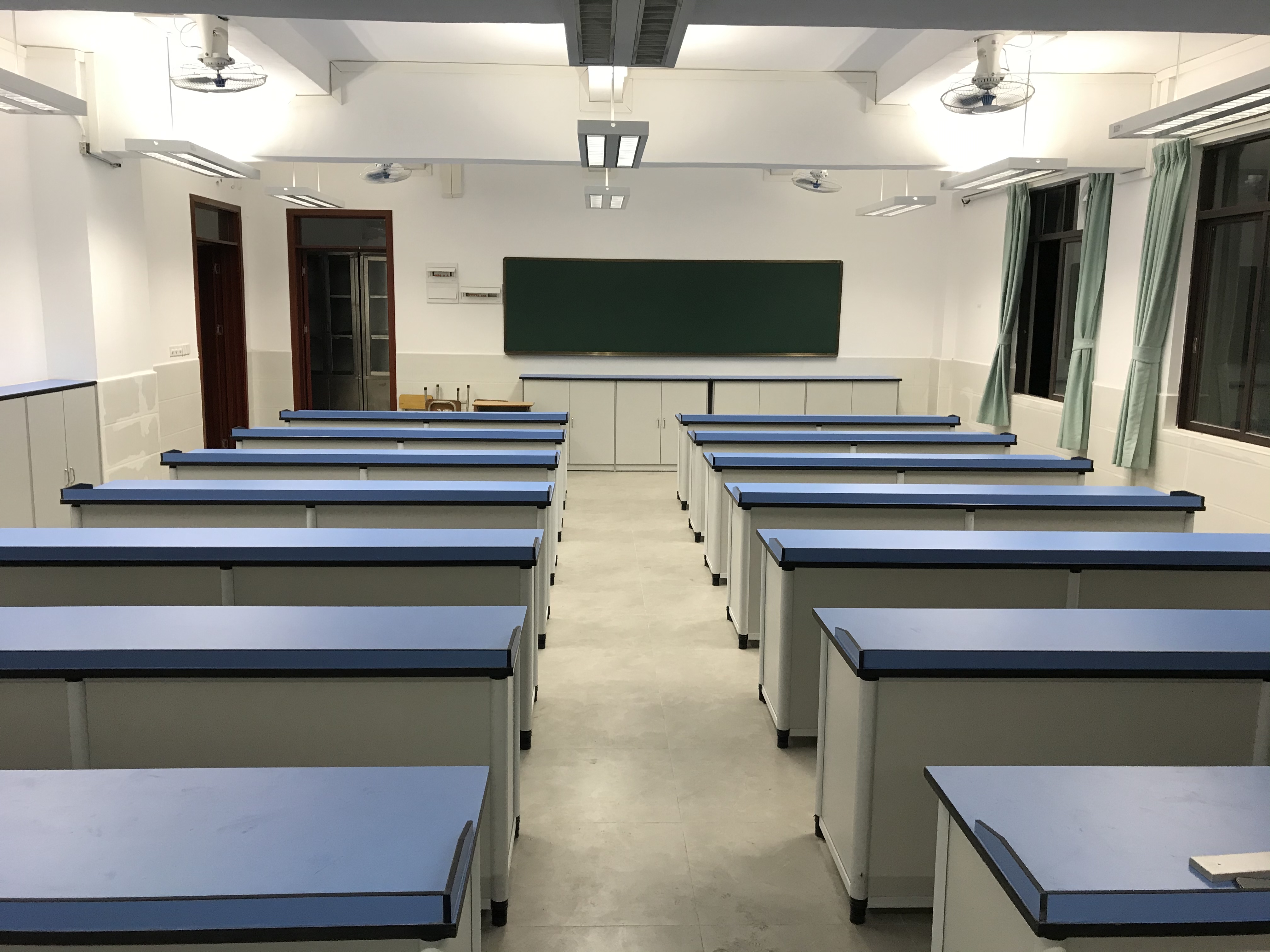 <a href='http://m.qmcku.cn/' target='1' style='font-size:14px; font-weight:bold; color:#0080ff;'>物理實驗室</a>