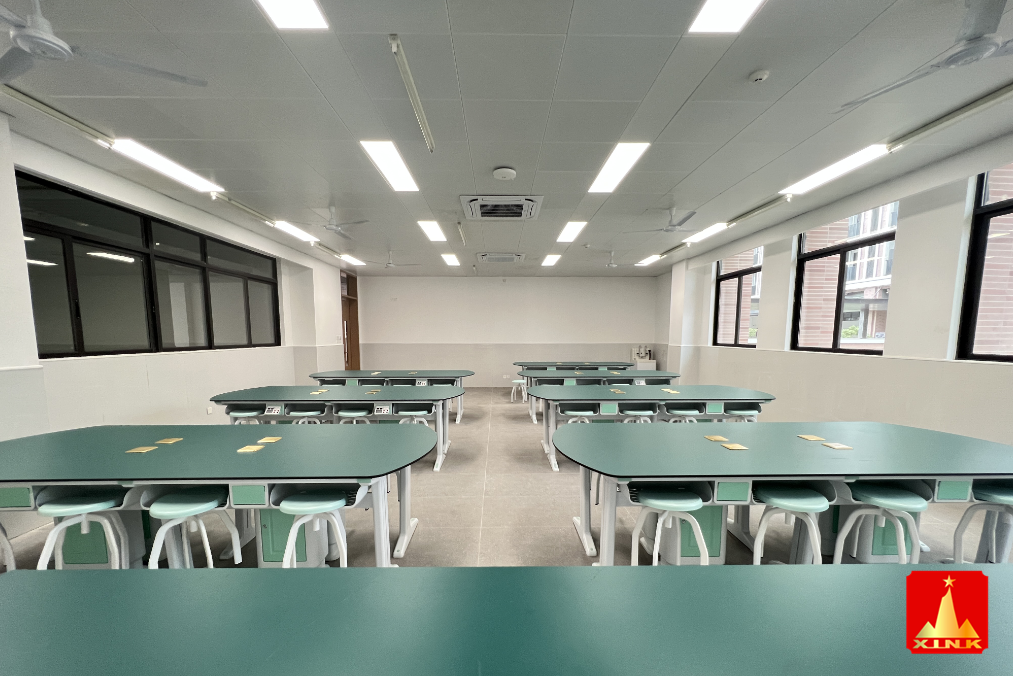 探究<a href='http://m.qmcku.cn/' target='1' style='font-size:14px; font-weight:bold; color:#0080ff;'>物理實(shí)驗(yàn)室</a>