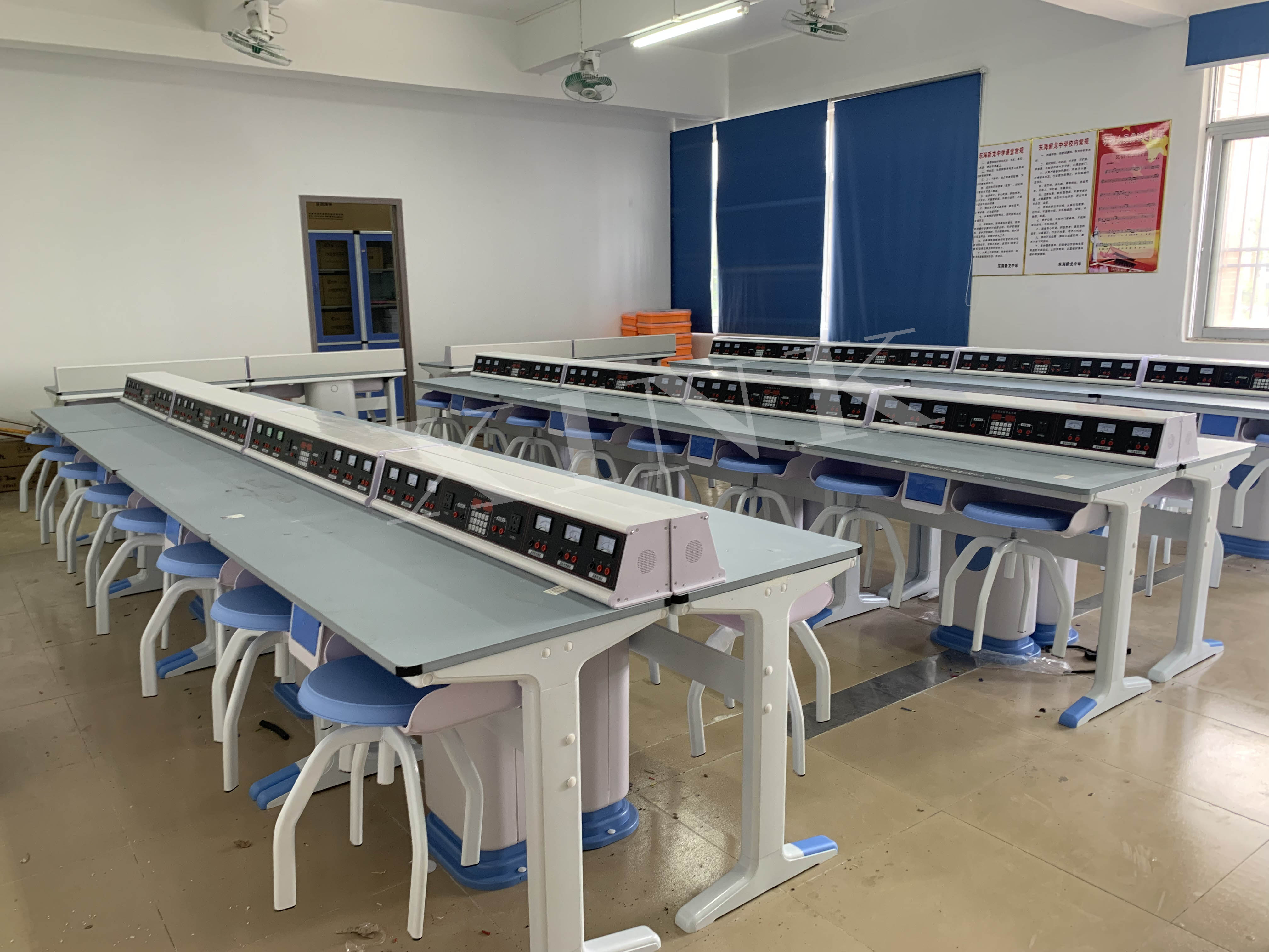 <a href='http://m.qmcku.cn/' target='1' style='font-size:14px; font-weight:bold; color:#0080ff;'>物理實(shí)驗(yàn)室</a>