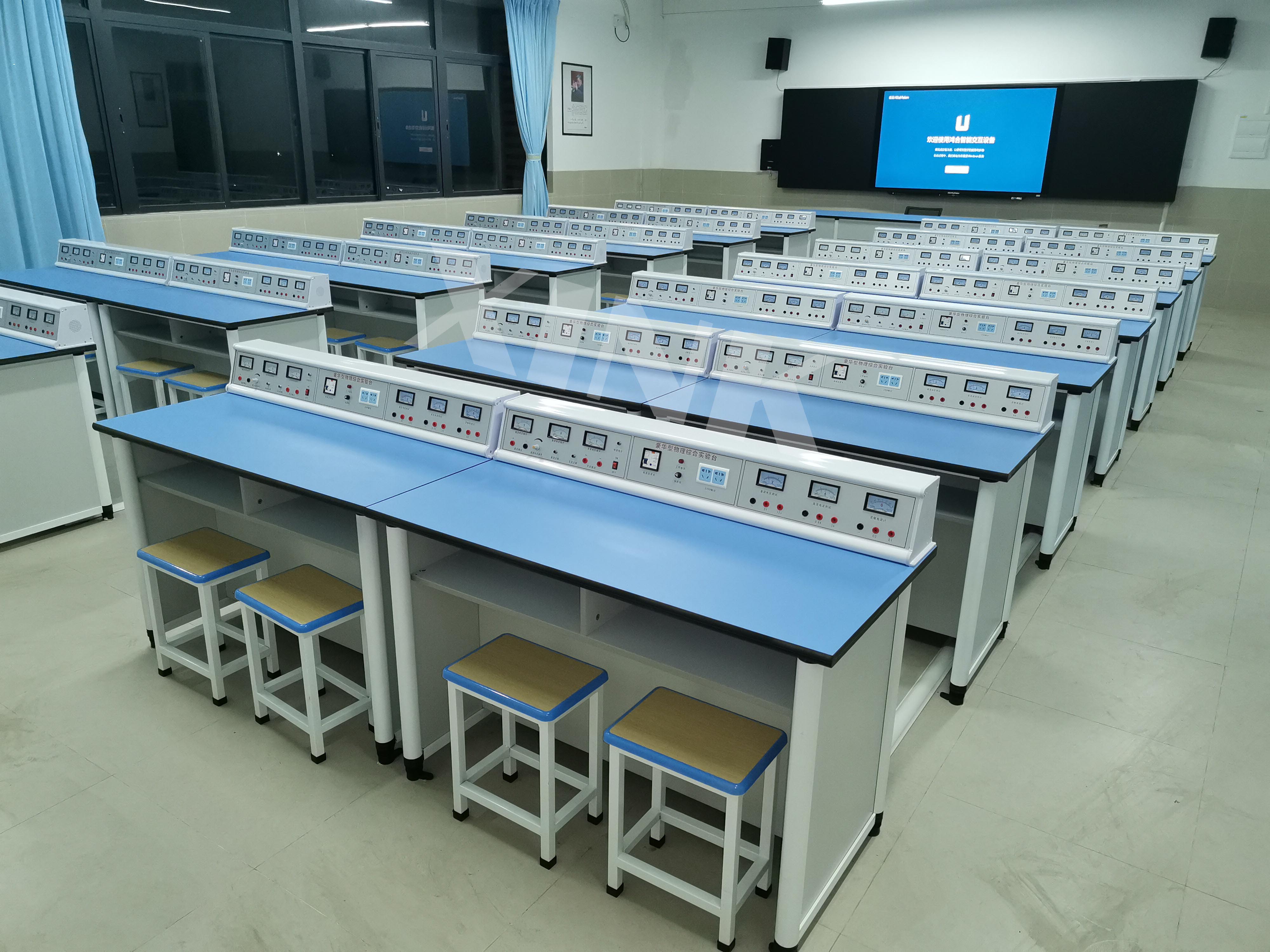 電學(xué)<a href='http://m.qmcku.cn/' target='1' style='font-size:14px; font-weight:bold; color:#0080ff;'>物理實(shí)驗(yàn)室</a>