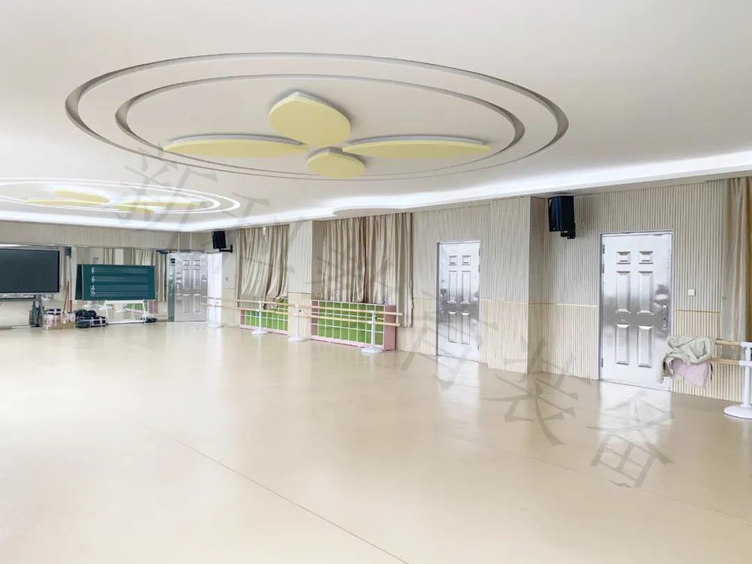 <a href='http://m.qmcku.cn/chanpin/59-1.html' target='1' style='font-size:18px; font-weight:bold; color:#000000;'>舞蹈室</a>