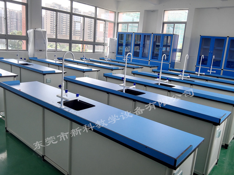 <a href='http://m.qmcku.cn/chanpin/53-1.html' target='1' style='font-size:18px; font-weight:bold; color:#000000;'>科學(xué)實驗室</a>廠家