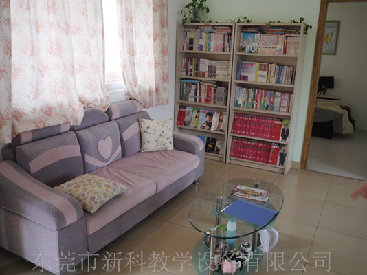 學校<a href='http://m.qmcku.cn' target='1' style='font-size:14px; font-weight:bold; color:#0080ff;'>心理咨詢室</a>
