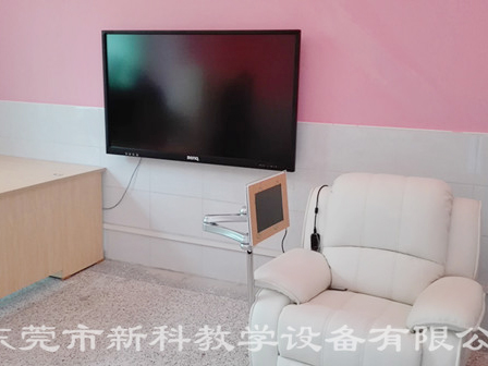 <a href='http://m.qmcku.cn' target='1' style='font-size:14px; font-weight:bold; color:#0080ff;'>心理咨詢室</a>布置